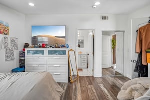 Clarinda Ave-S2704-025.jpg