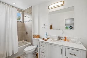 Clarinda Ave-S2704-026.jpg