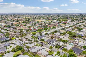 Clarinda Ave-S2704-040.jpg