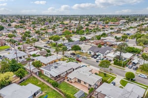 Clarinda Ave-S2704-043.jpg