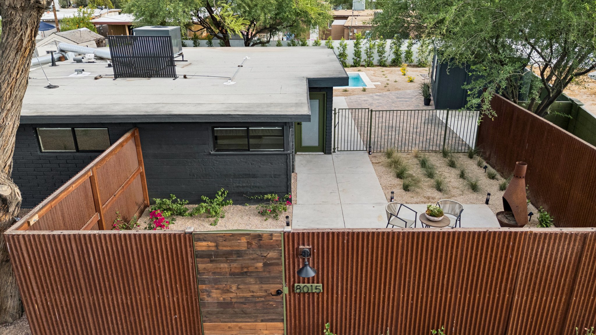 8015 E Coronado Rd - 004.jpg