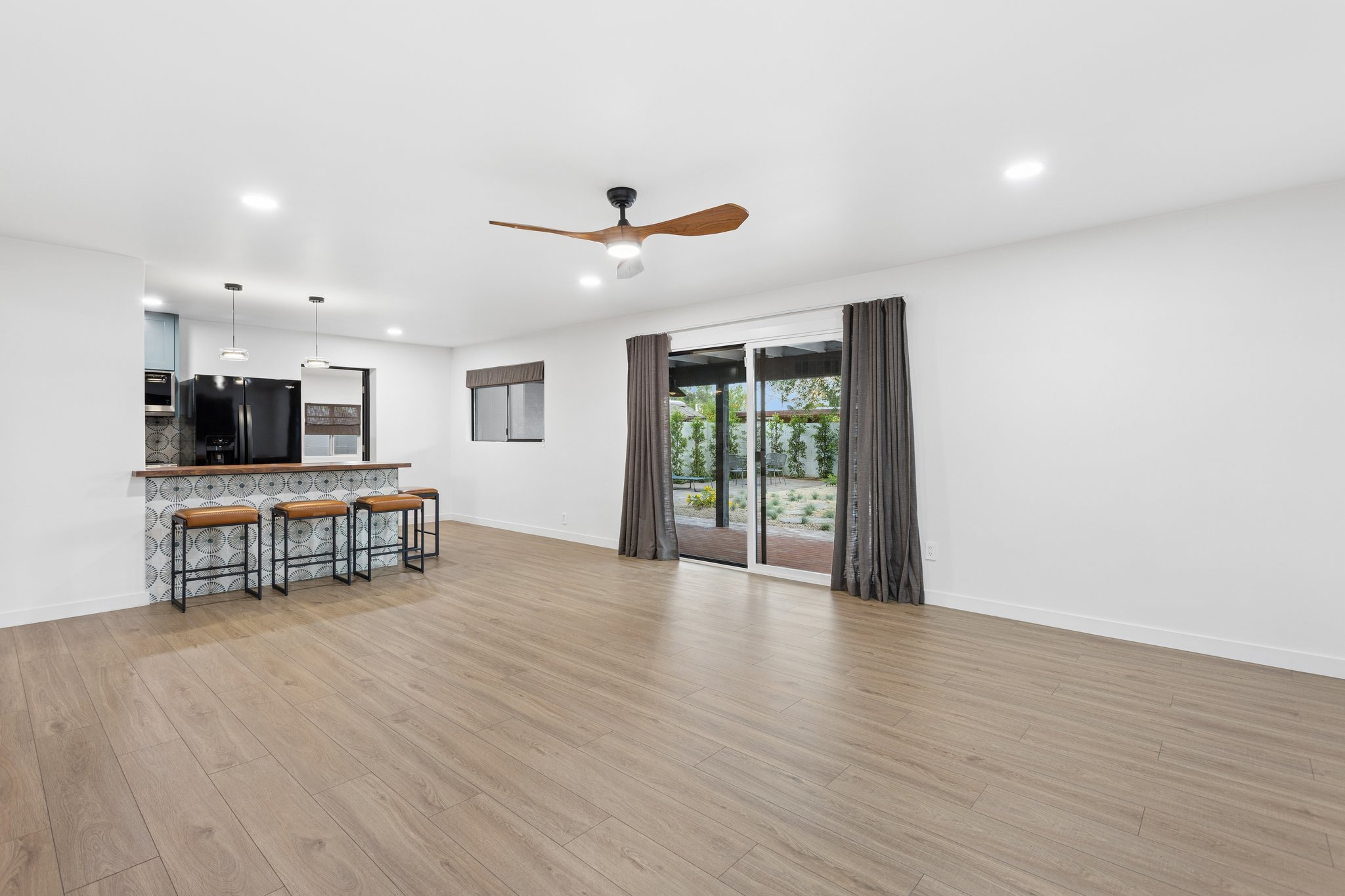 8015 E Coronado Rd - 007 (2).jpg