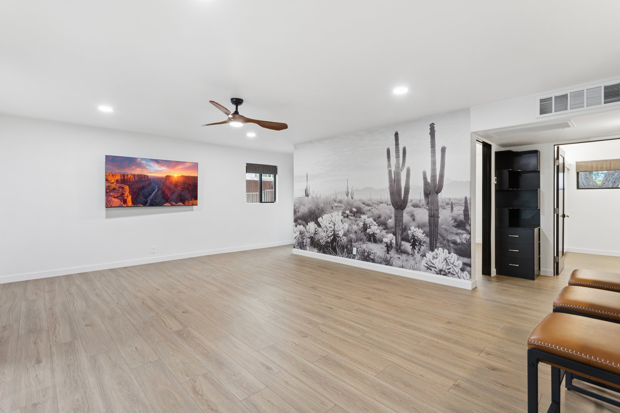 8015 E Coronado Rd - 008 (2).jpg