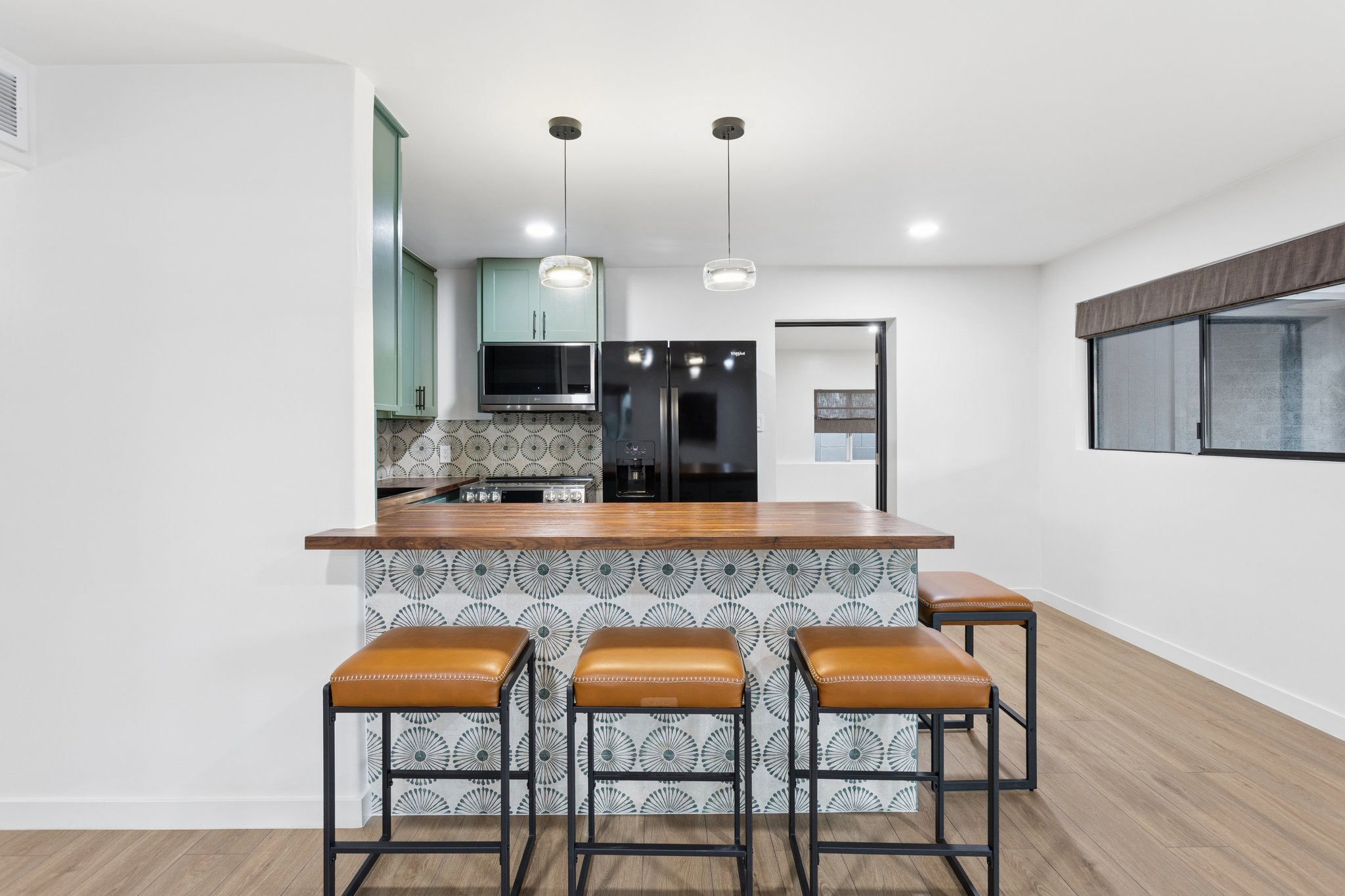 8015 E Coronado Rd - 011 (2).jpg