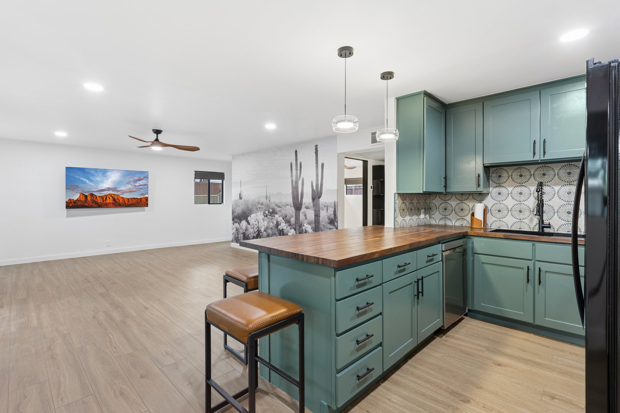 8015 E Coronado Rd - 013 (2).jpg