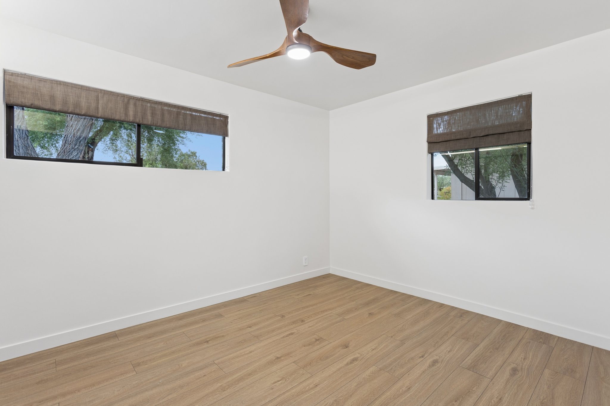 8015 E Coronado Rd - 016 (2).jpg