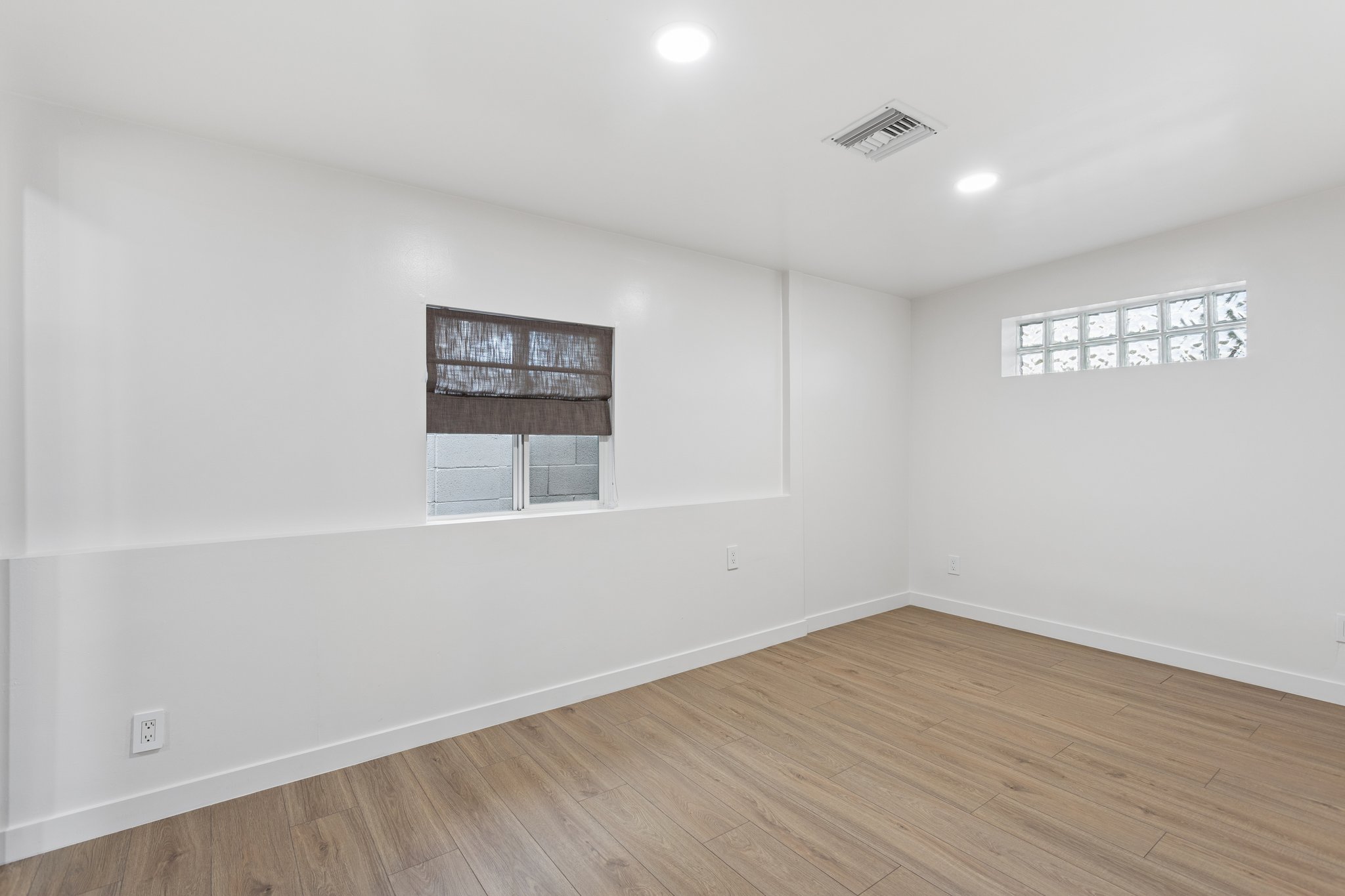 8015 E Coronado Rd - 024.jpg