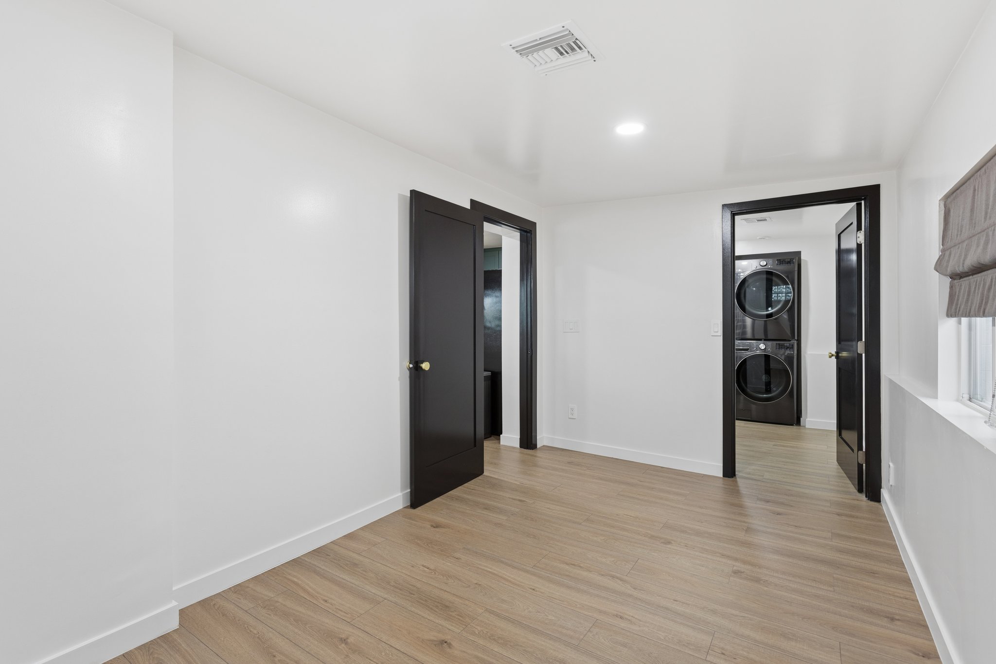 8015 E Coronado Rd - 027.jpg