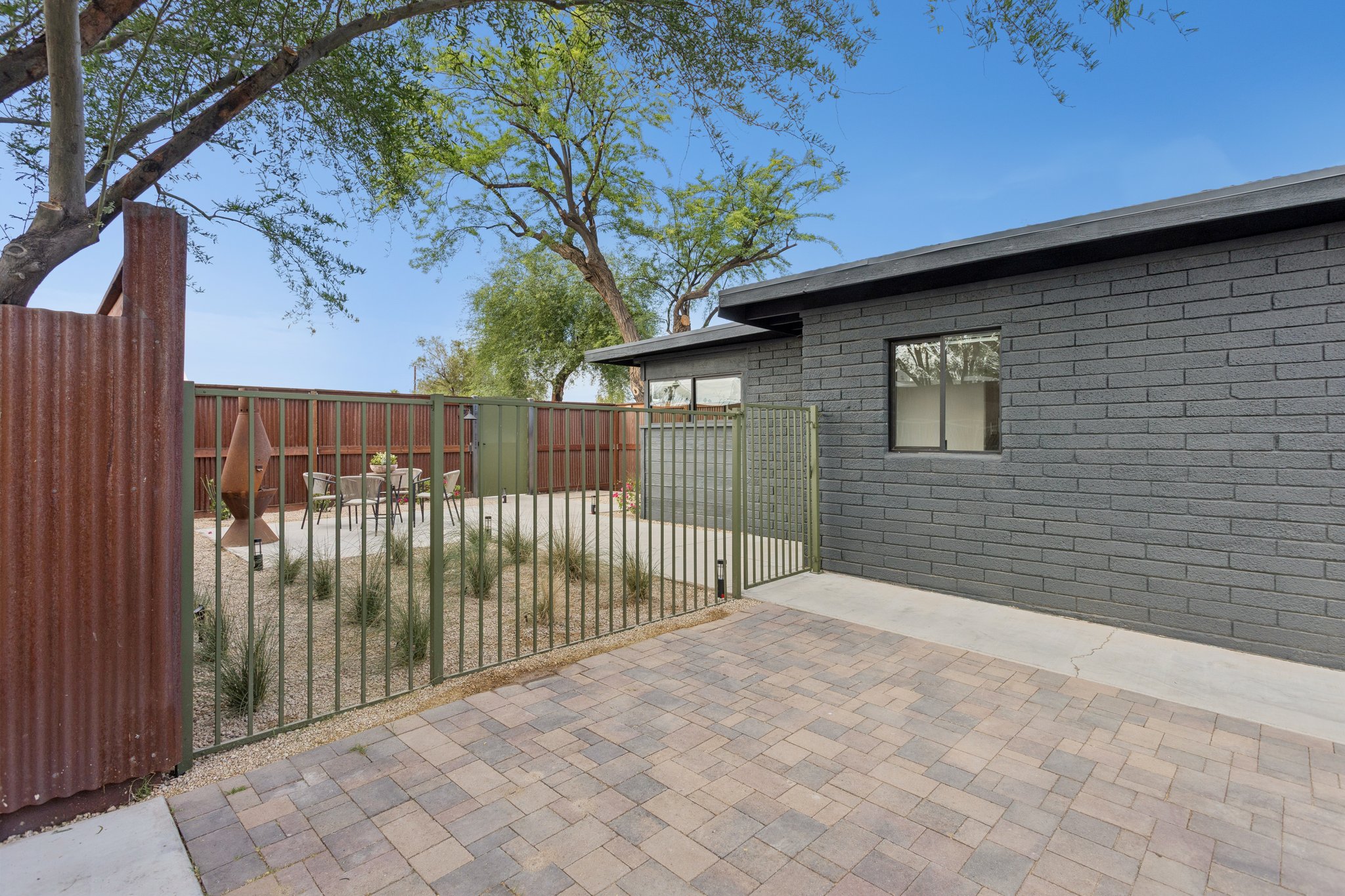 8015 E Coronado Rd - 039.jpg