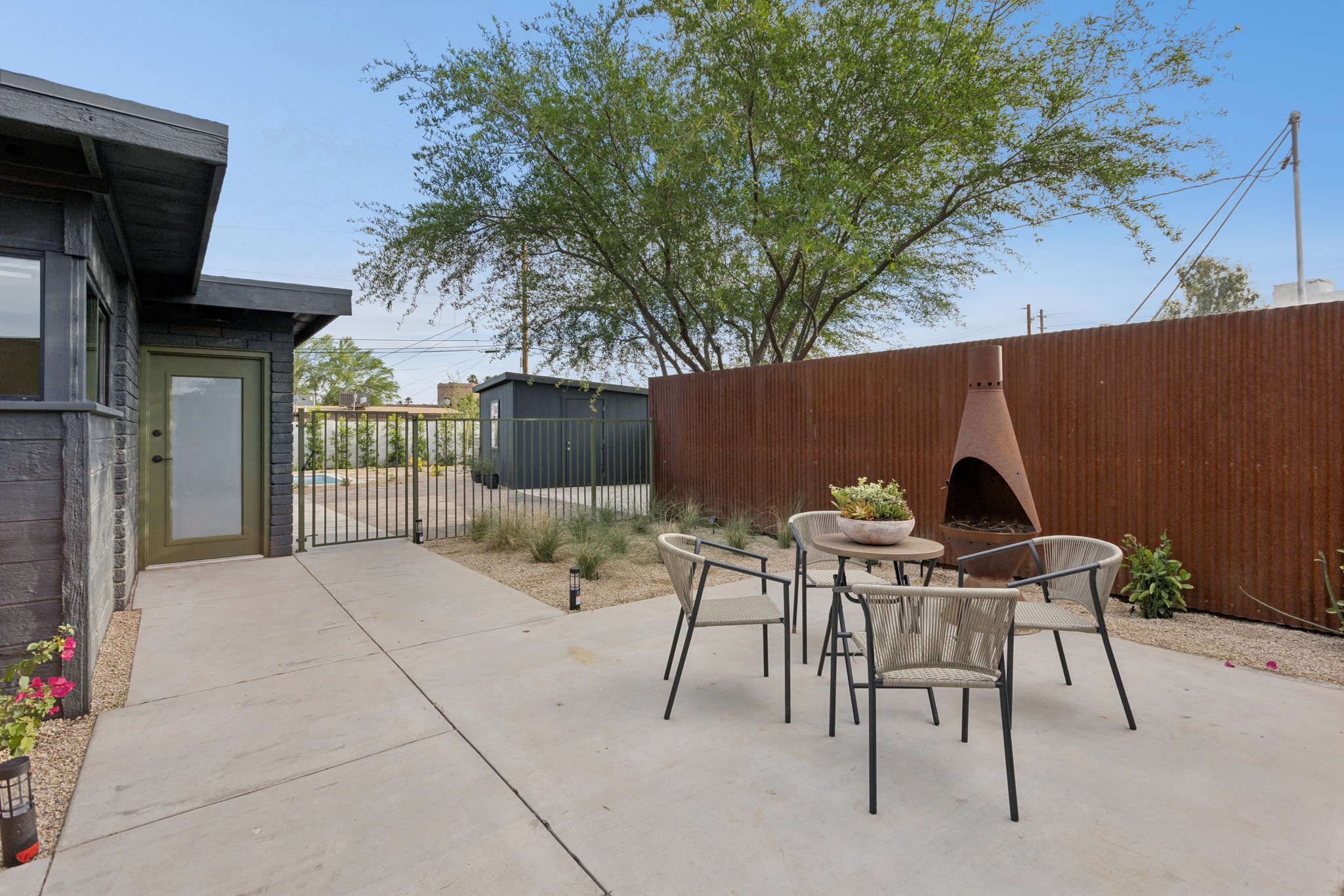 8015 E Coronado Rd - 042.jpg