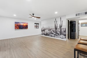 8015 E Coronado Rd - 008 (2).jpg