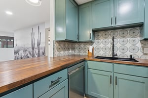 8015 E Coronado Rd - 015 (2).jpg