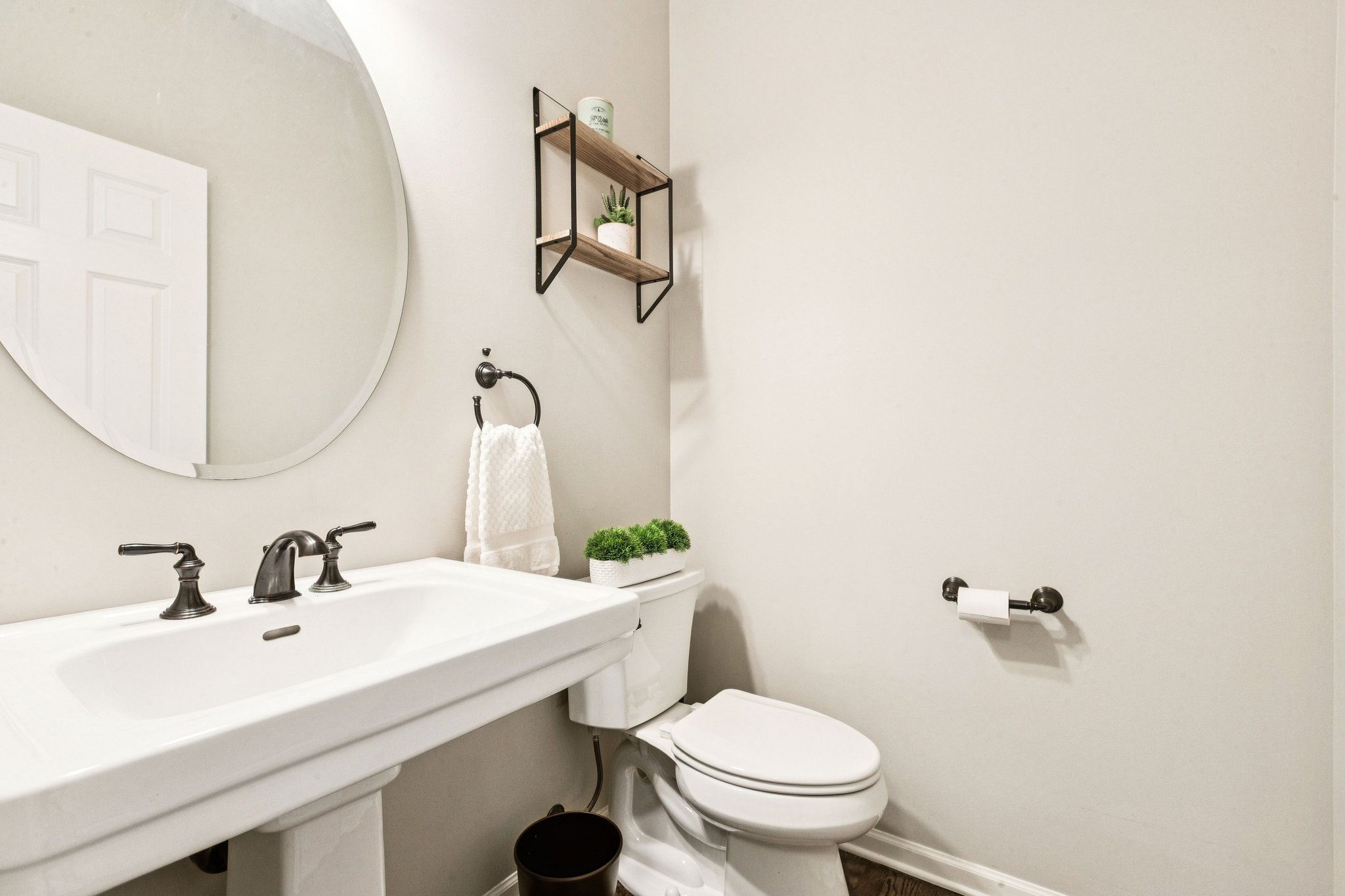 Insignia Ct-S0502-037.jpg