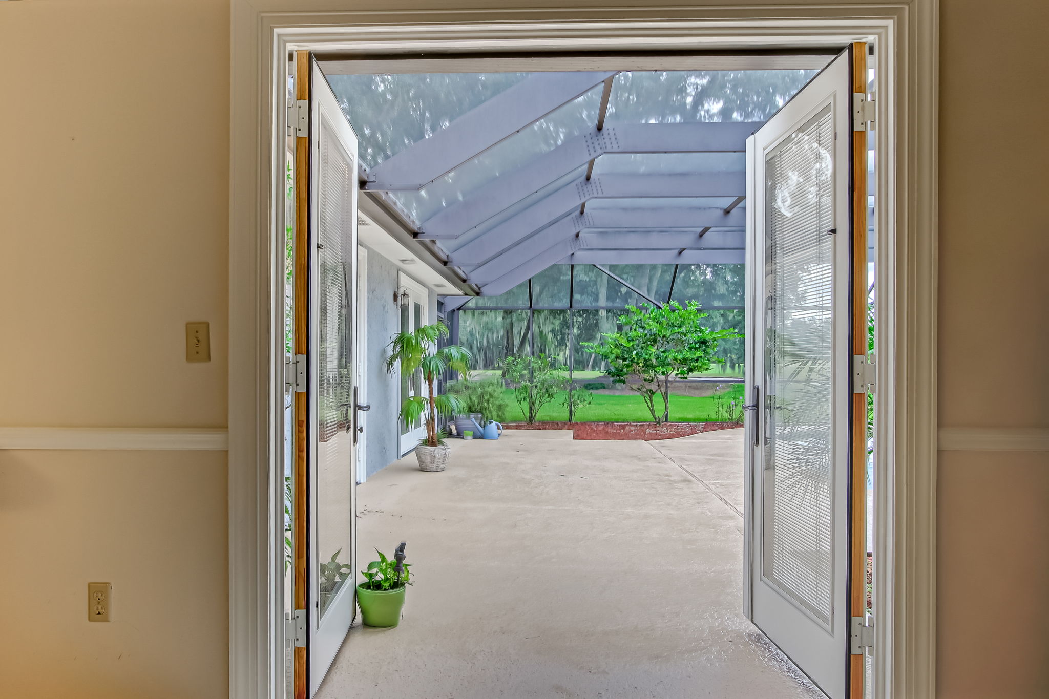 Lanai Entry