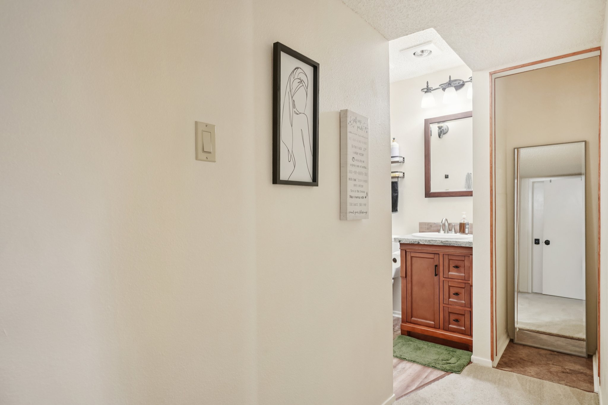 Eagle Creek Dr-S1103-012.jpg