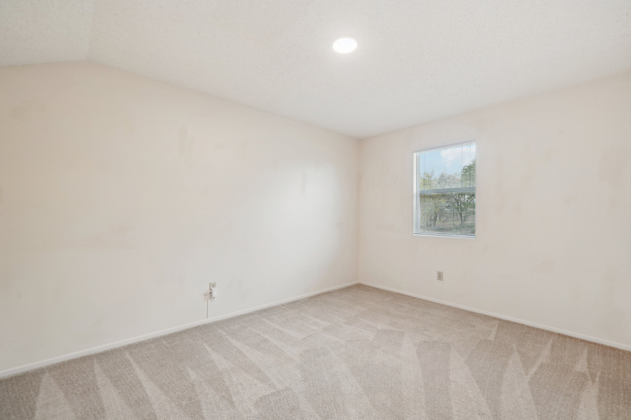 Eagle Creek Dr-S1103-023.jpg