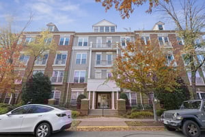 802 Grand Champion Dr #402