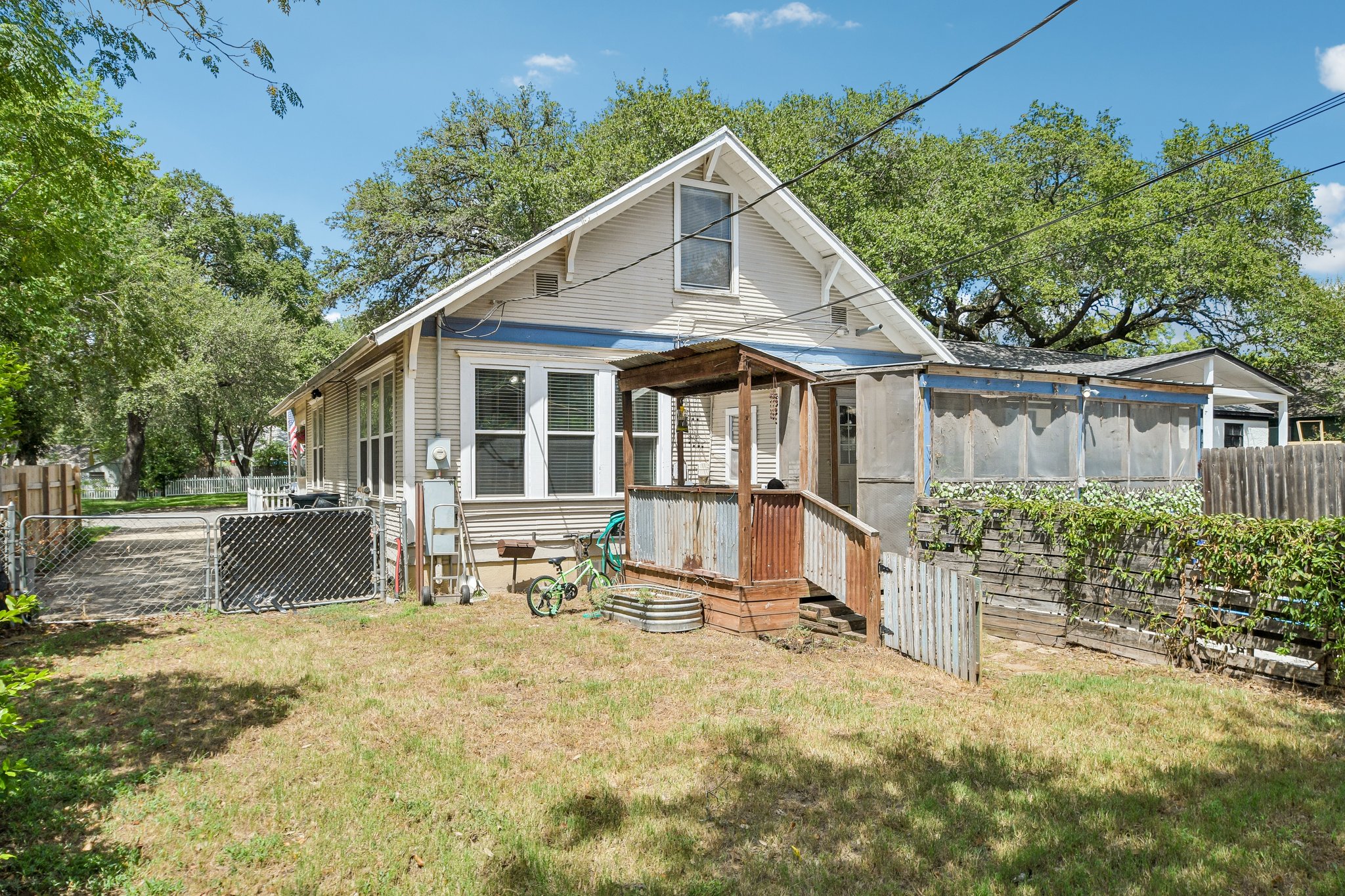 Hudgins St-S0909-032.jpg