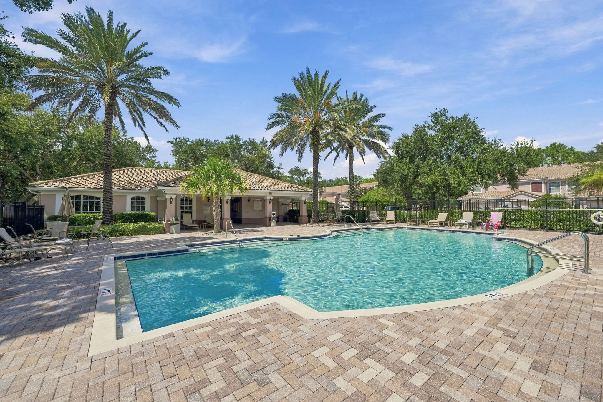 Coachman Reserve Pool10
