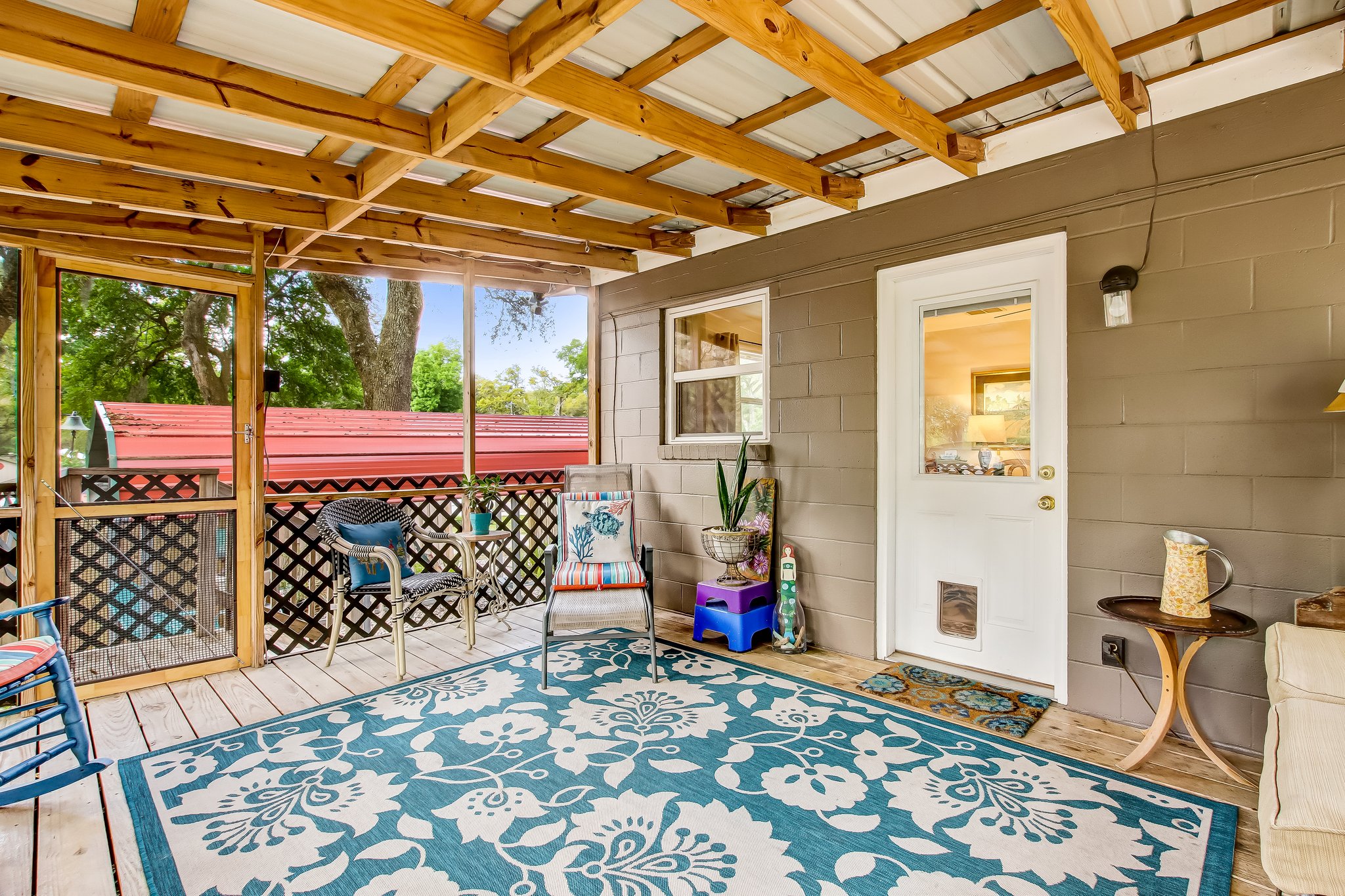 Screened-in Porch