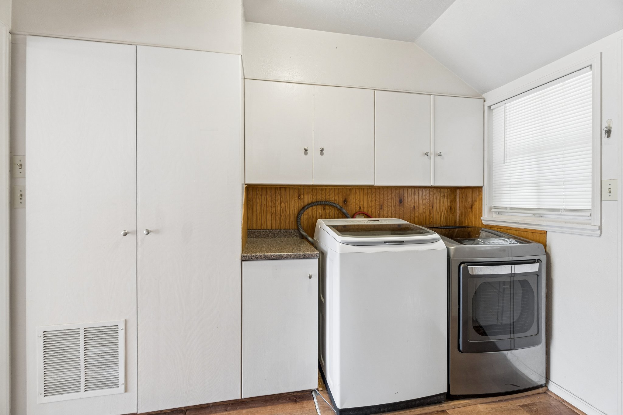 802 S 12th St_032.jpg