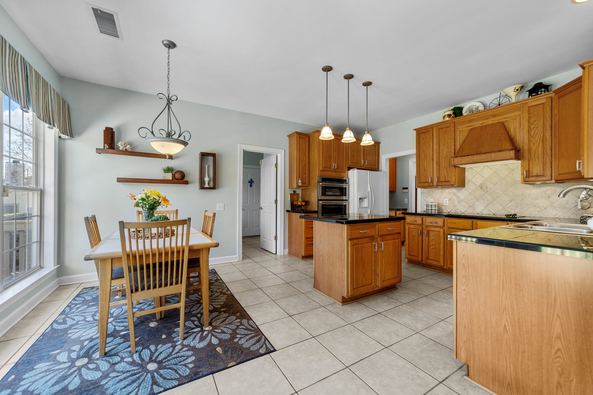 8020 Fairmeadows Dr, Charlotte, NC 28269