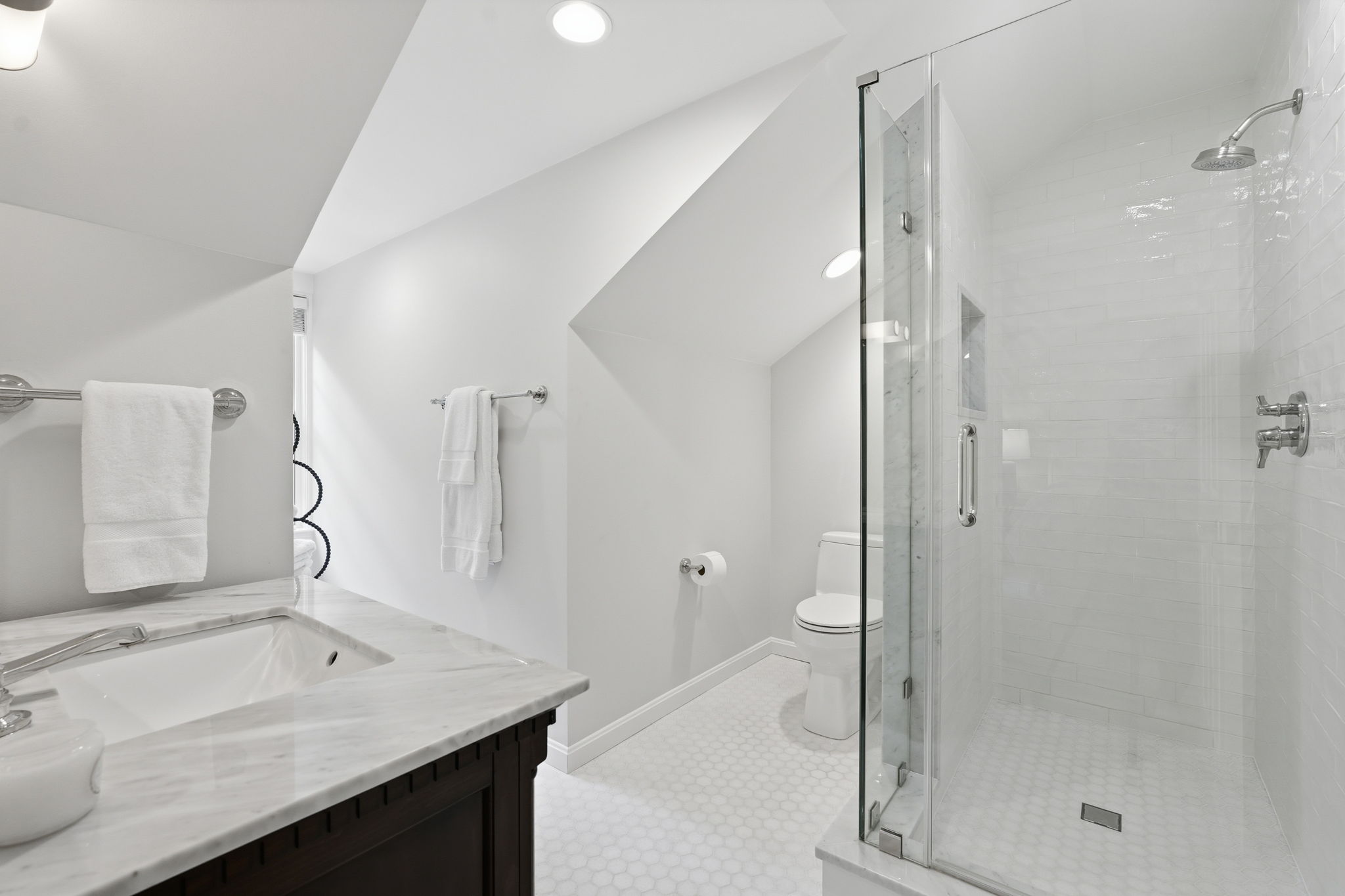 En-suite bathroom #2  