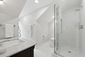 En-suite bathroom #2  