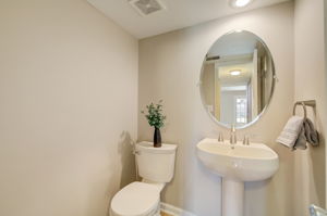 W Hoover Pl-049
