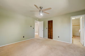 W Hoover Pl-058