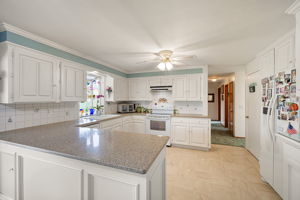  Photo 23