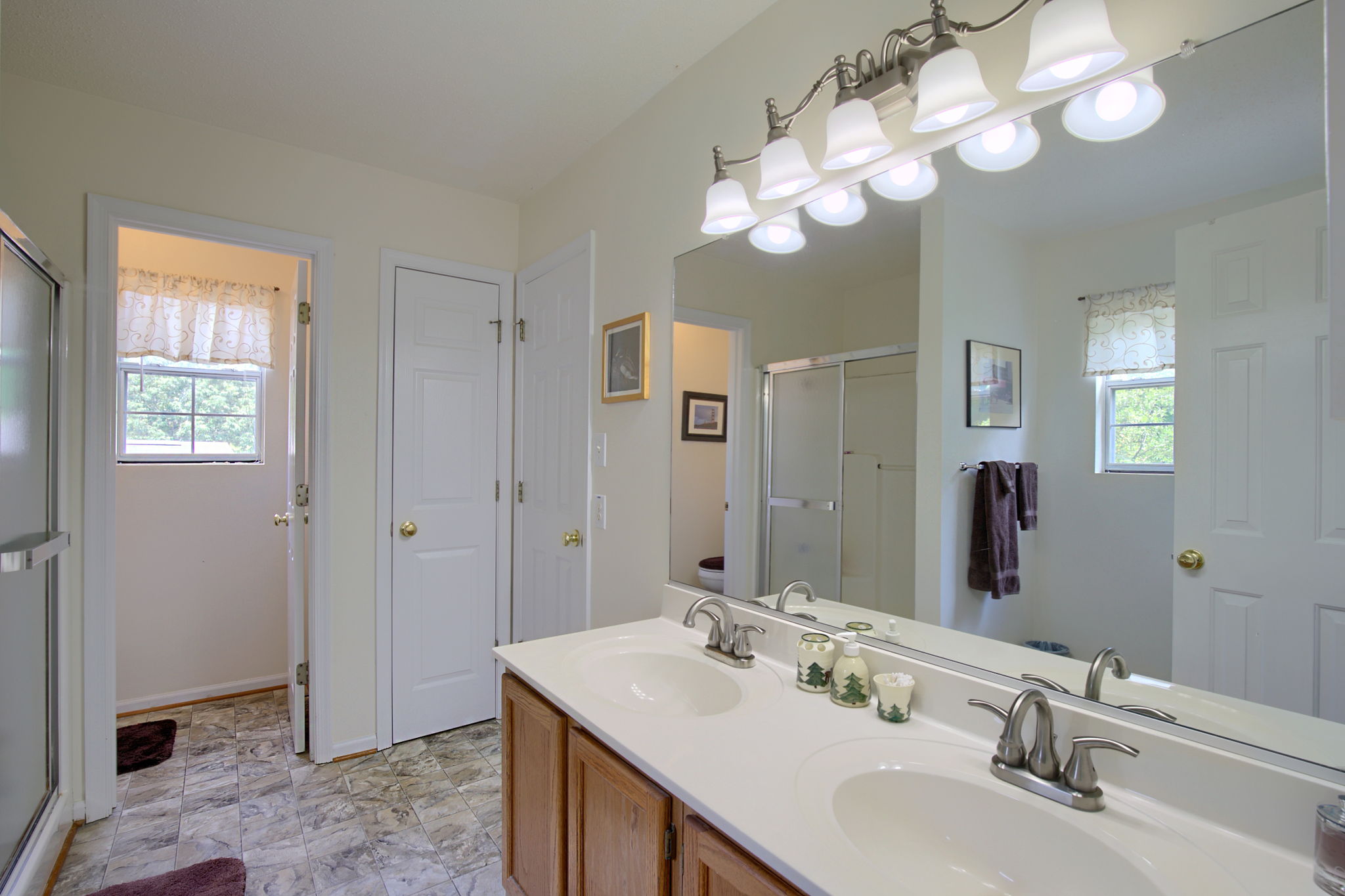 8024 Kitchener Dr, Gloucester, VA 23061 Creative Chameleon Media