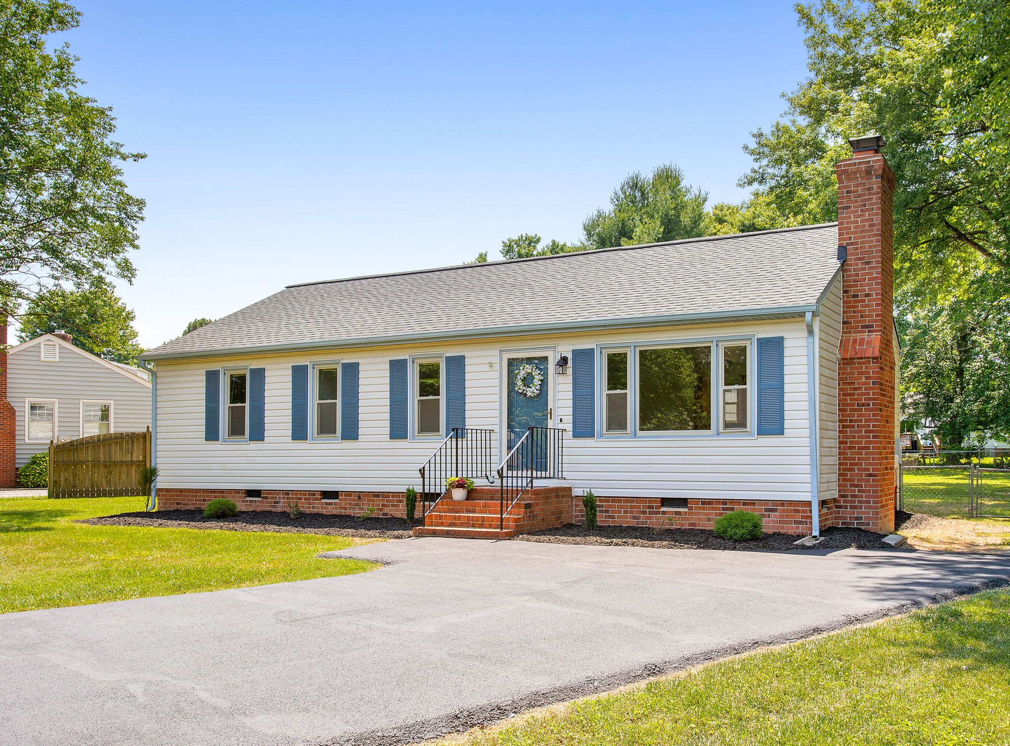 03-Exterior Front