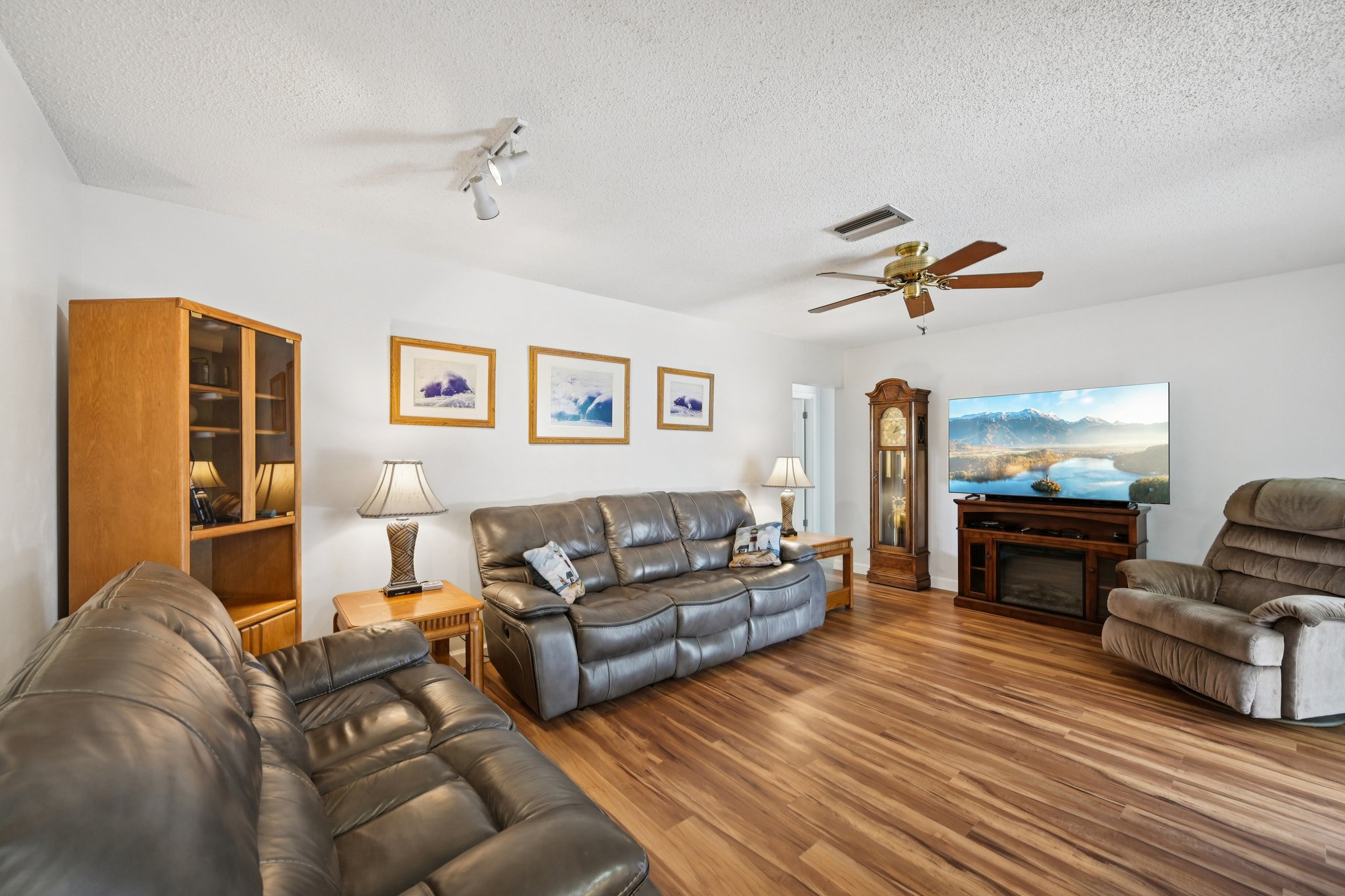 60th St NW-L2204-006.jpg