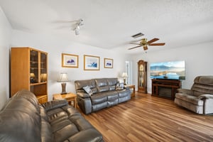 60th St NW-L2204-006.jpg