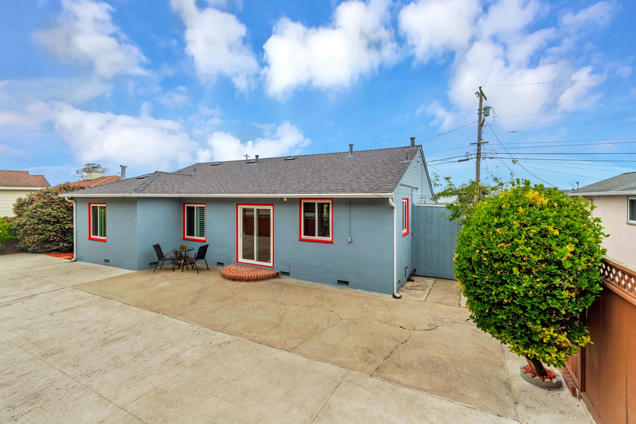 037_803 Thornhill Dr