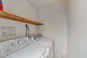 033_803 Thornhill Dr
