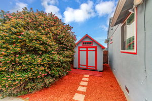 039_803 Thornhill Dr