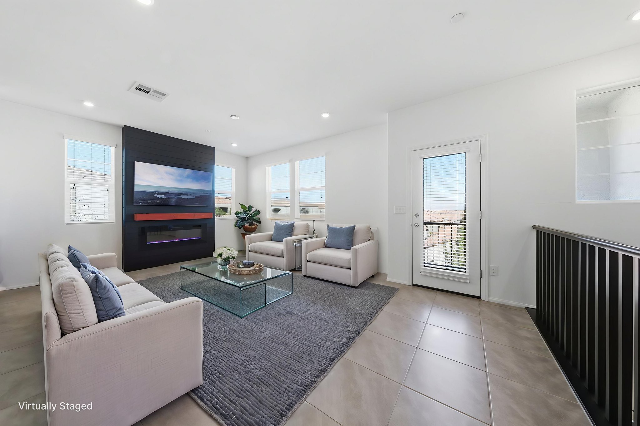 8J0A1482 virtually staged.jpeg