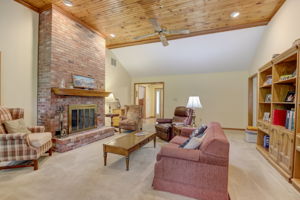 Springwater Dr W-007