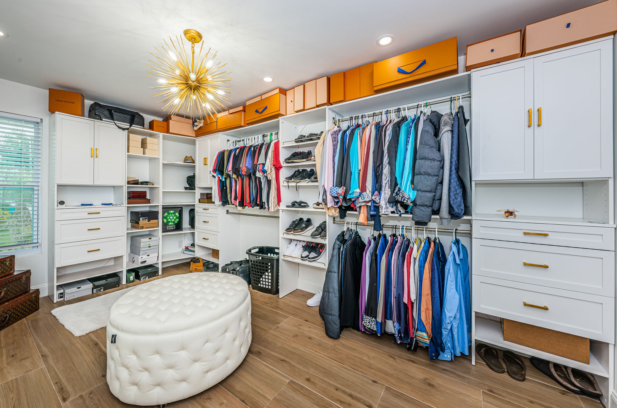 Master Bedroom Walk-in Closet1a