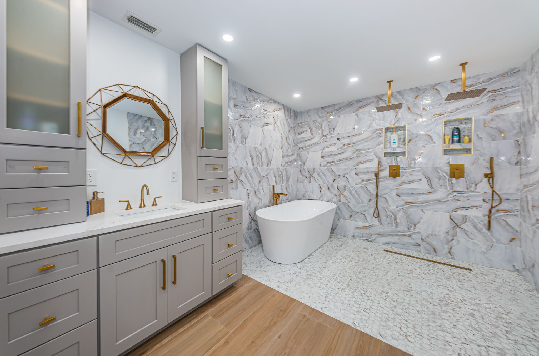 Master Bathroom1b