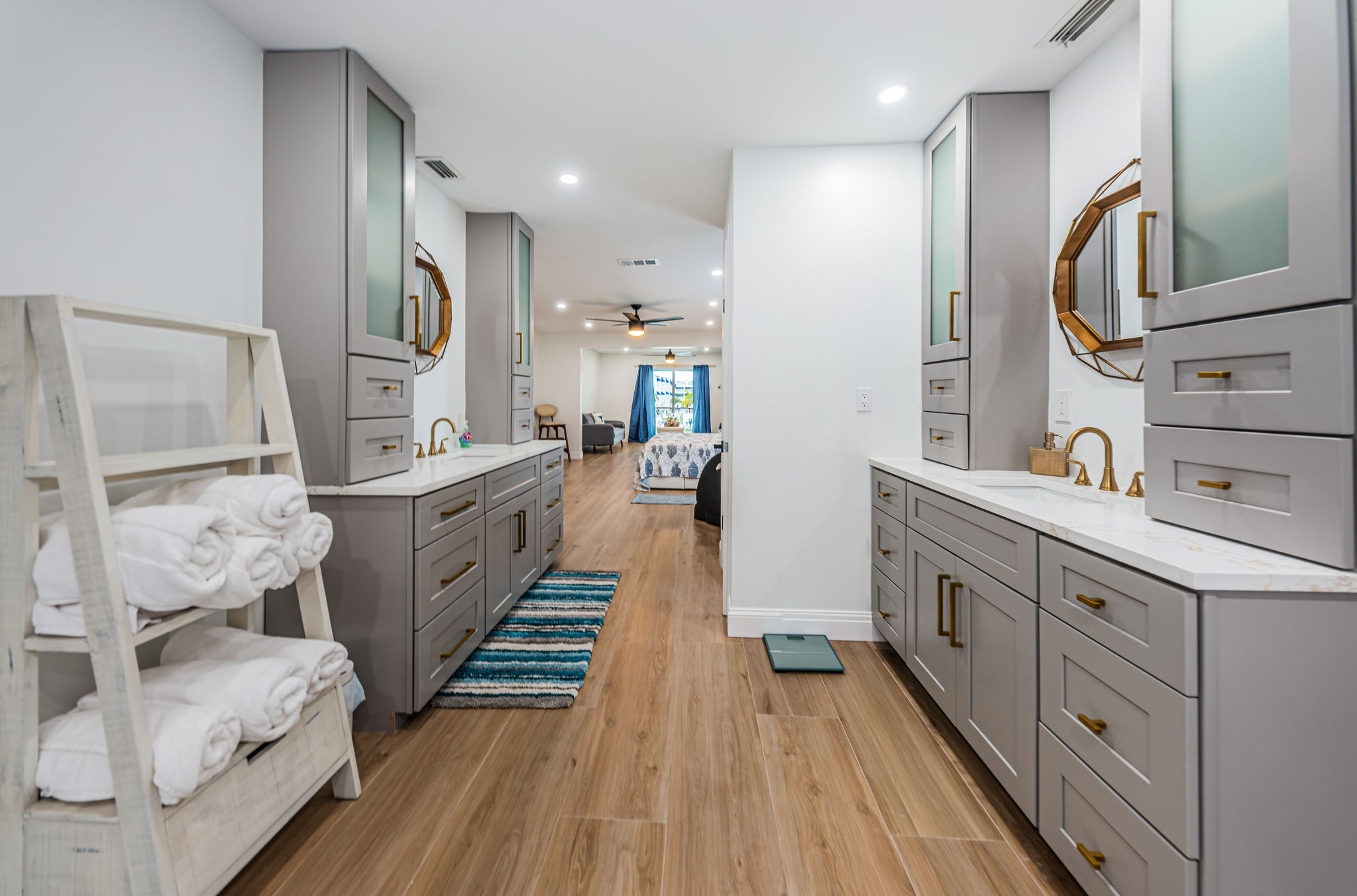 Master Bathroom1e
