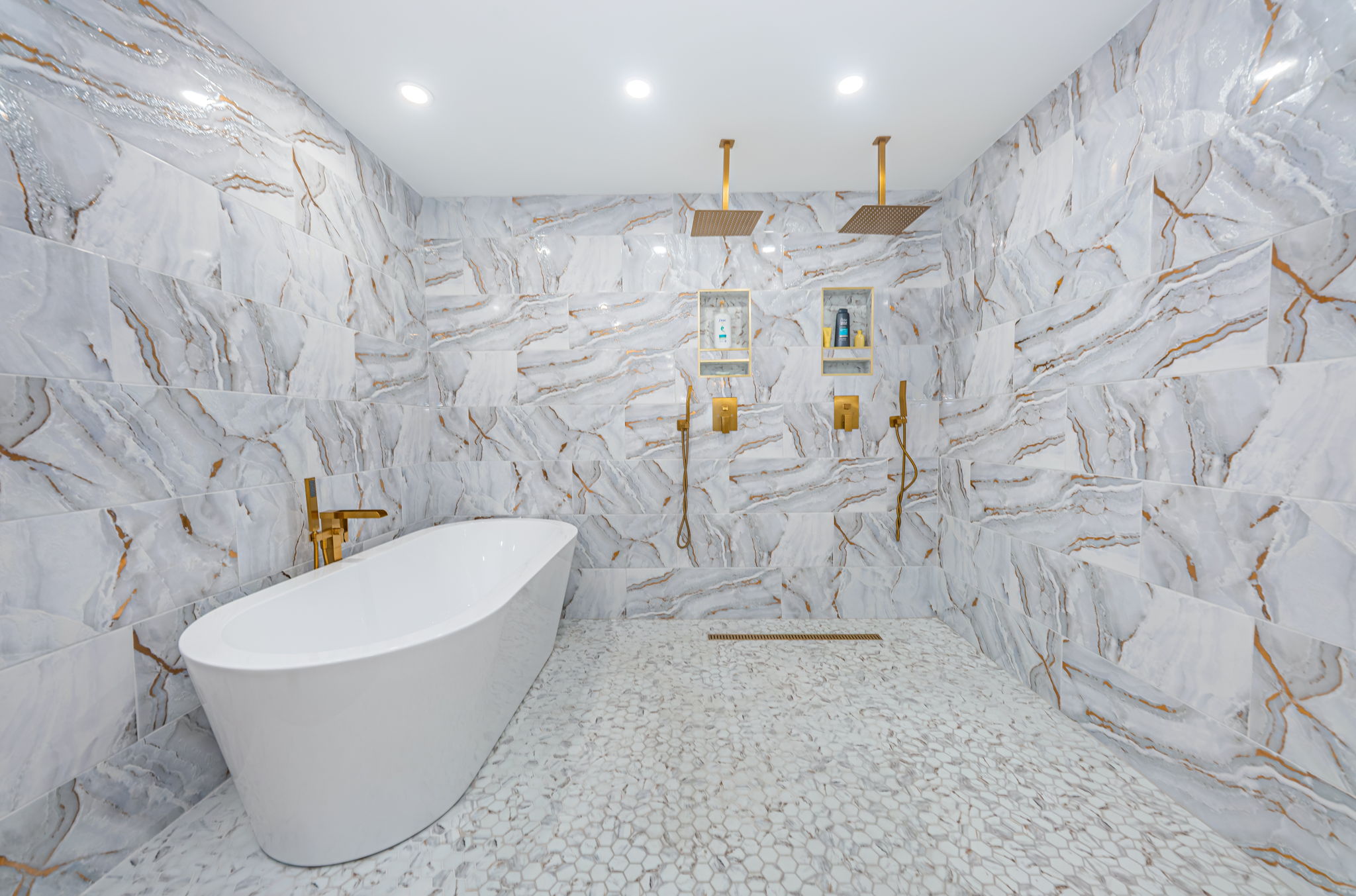 Master Bathroom1c