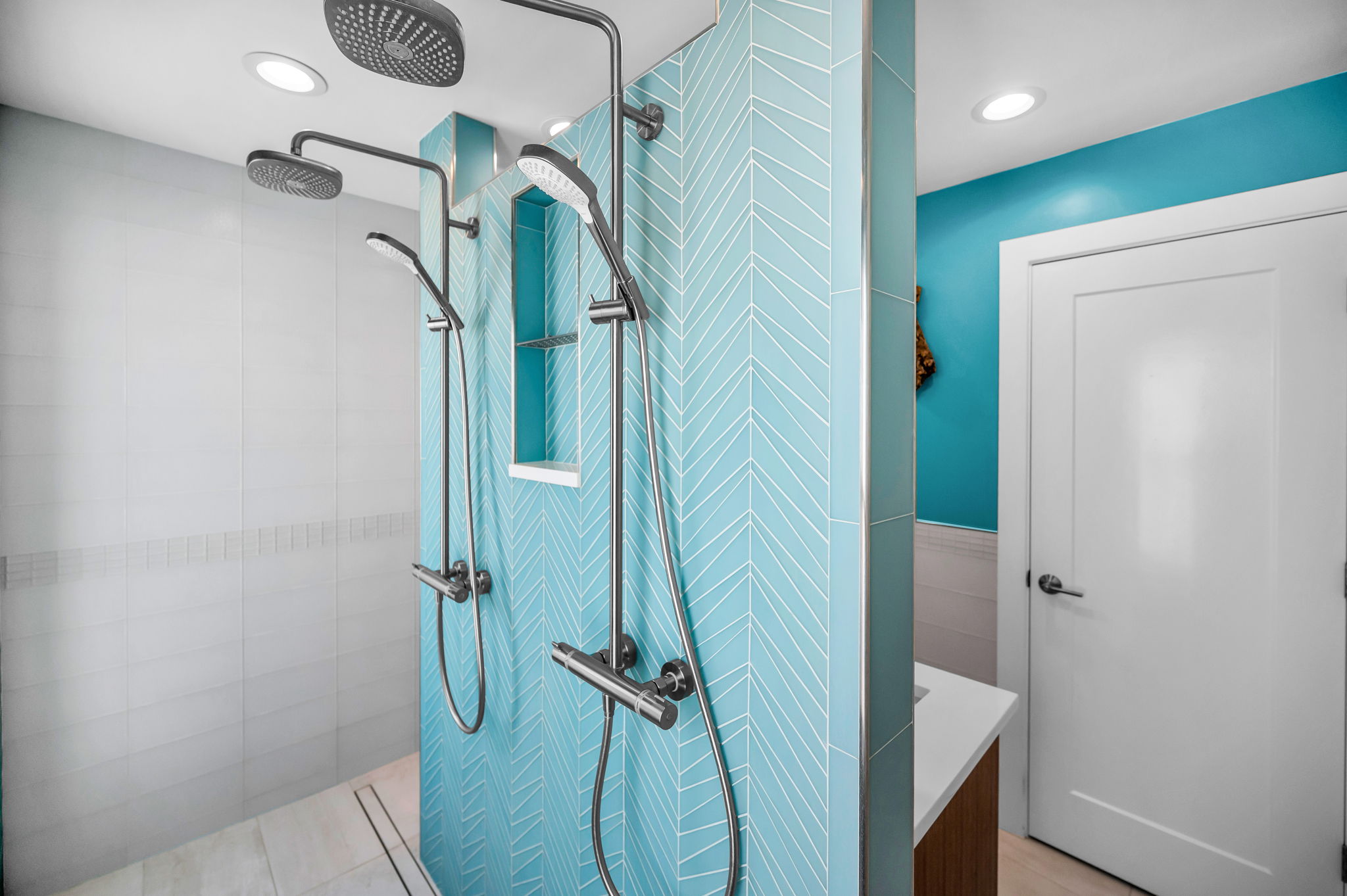 Primary Bathroom10c