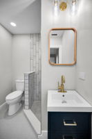 Jack n Jill Bathroom2c
