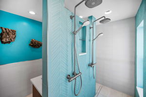 Primary Bathroom10d