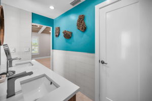 Primary Bathroom10f