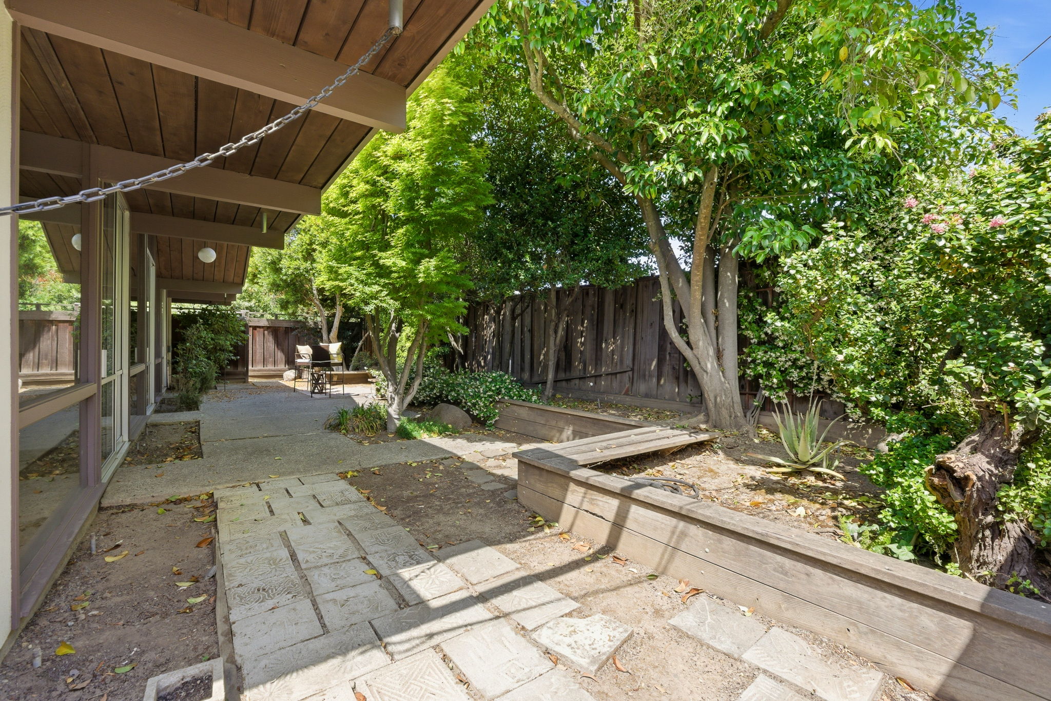  Photo 46