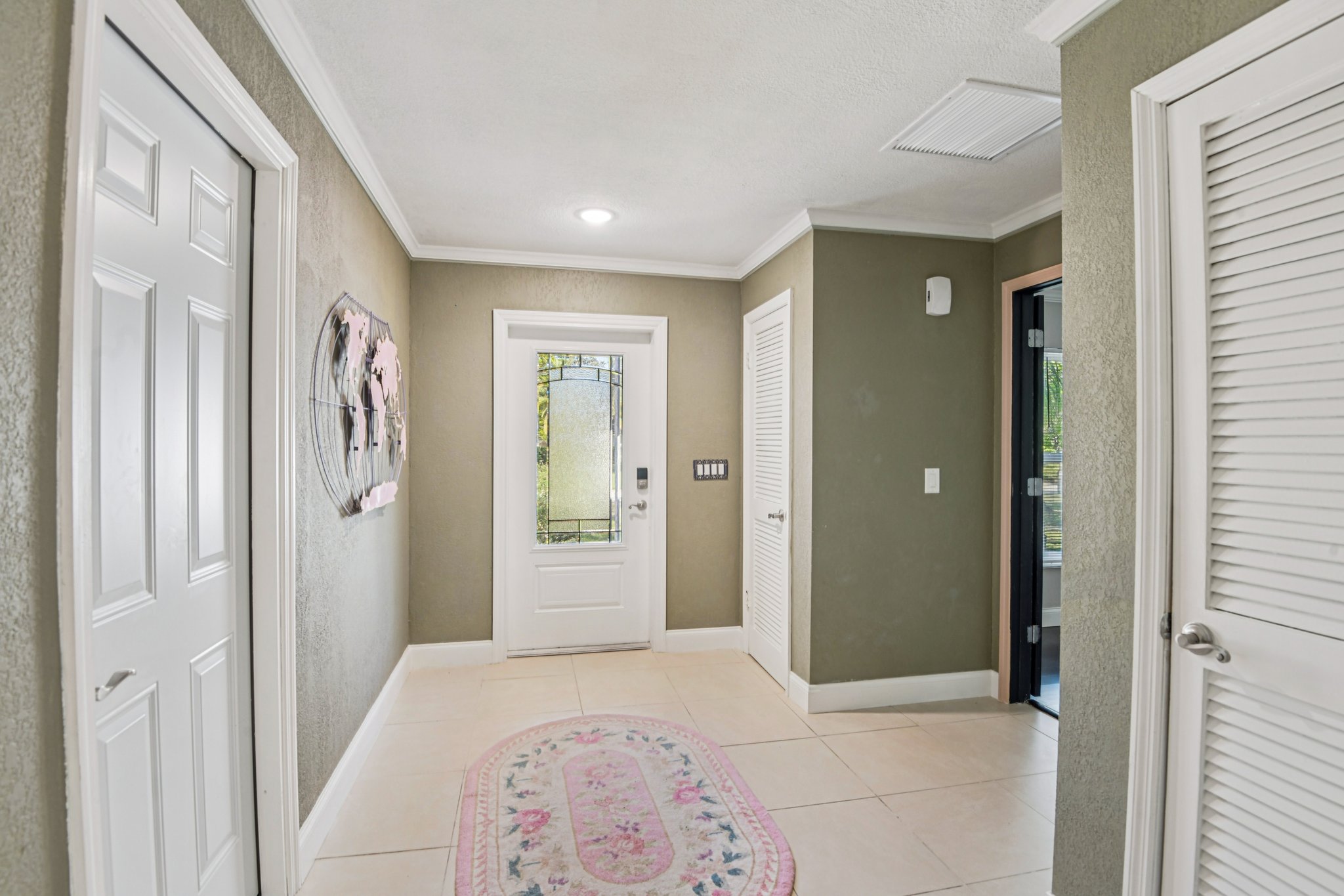 Robin Ave-S0503-004.jpg